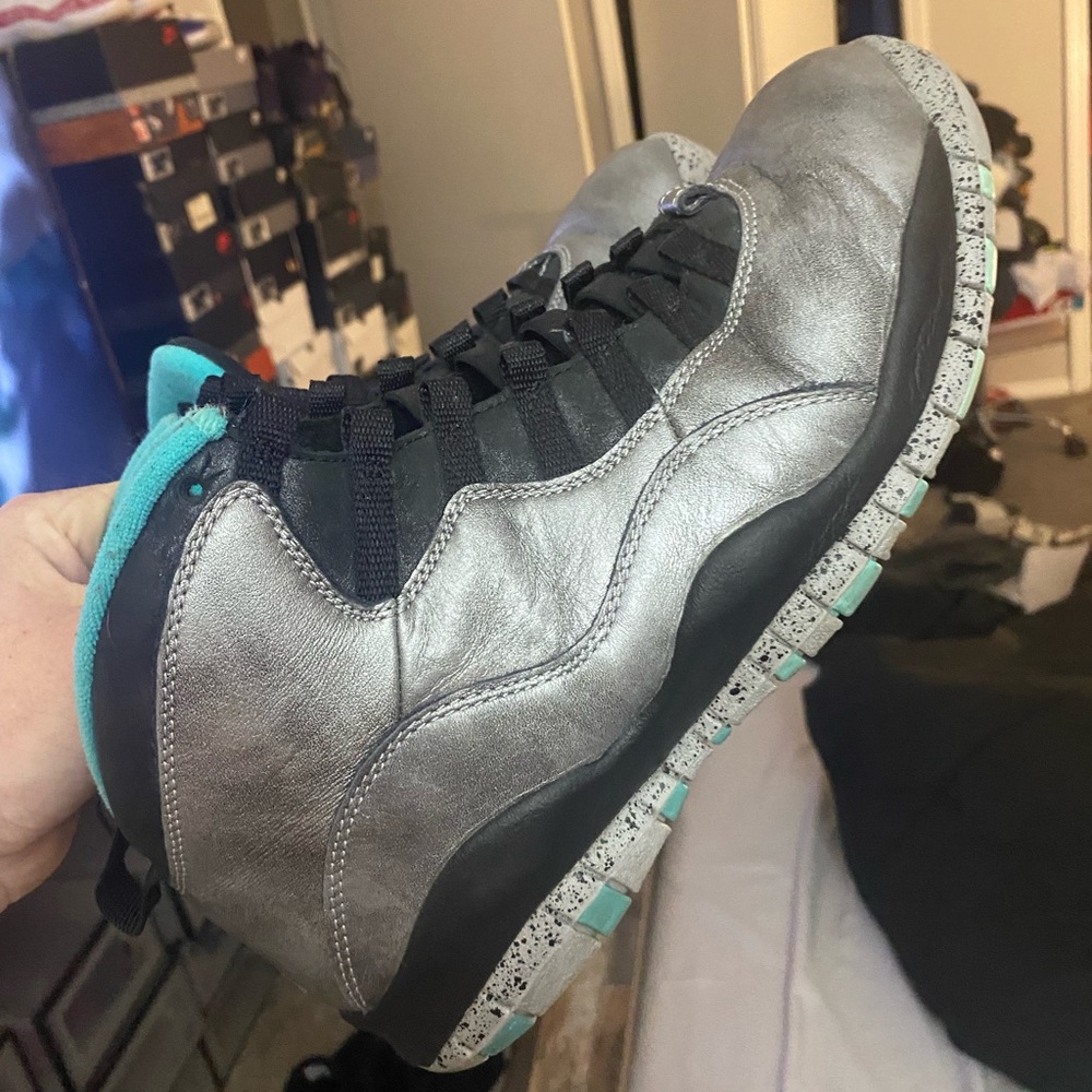 Jordan Sneakers in Silver and Teal